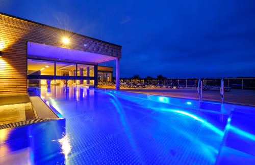 Volkach Hotel | Relax at Sonnenhotel Weingut Römmert: 4-Star Oceanfront Retreat