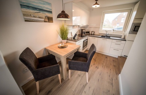 Westerland Cottage | Relax at Sonnenterrasse: Pet-Friendly Oceanfront Retreat