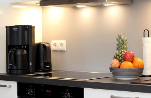 Heringhausen Apartment | Relaxing Retreat at Sonnenweg 46/5: Sauna & Balcony Escape