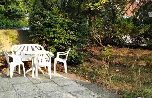 Forchheim Hotel | Bright Ground-Floor Apartment with Garden Terrace Access