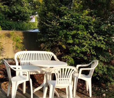 Forchheim Hotel | Bright Ground-Floor Apartment with Garden Terrace Access