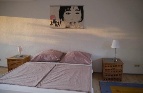 Braunschweig Apartment | Cozy Cottage with Garden & Oceanfront Views - 8.7/10 Rated