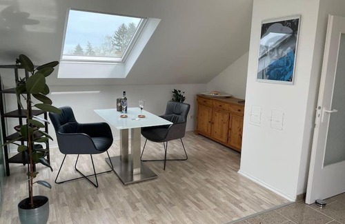 Sankt Augustin Apartment | Cozy Wohlfühl-Appartment in Central Location, Rated 8/10