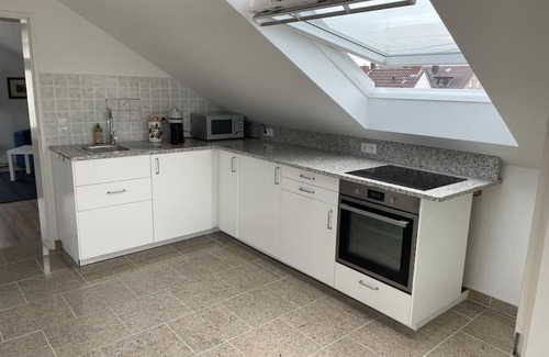 Sankt Augustin Apartment | Cozy Wohlfühl-Appartment in Central Location, Rated 8/10