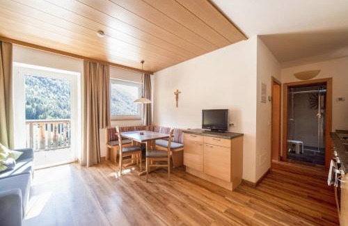 Collepietra Apartment | Discover Sonnleiten der kleinen Bären: Family-Friendly Retreat