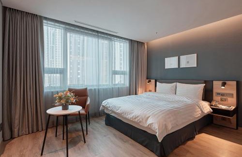 Janghang-dong Hotel | Elegant Stay at Sono Calm Goyang with Spa and Pool Access