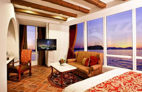 Chongp'o Hotel | Oceanfront Elegance at Sono Calm Yeosu - Guest Rated 8.4