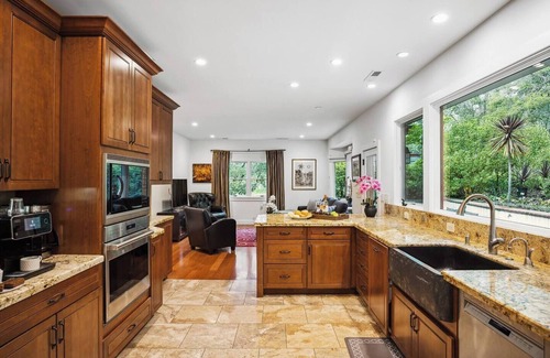 Sonoma House | Experience Sonoma Retreat: 5BR with Pool & Spa Awaits