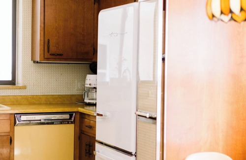 Sonoma House | Explore Sonoma Retro '49 Cottage: Wine Country Convenience