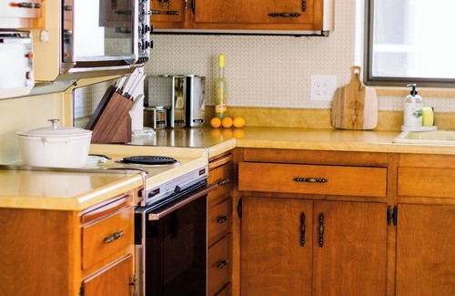 Sonoma House | Explore Sonoma Retro '49 Cottage: Wine Country Convenience
