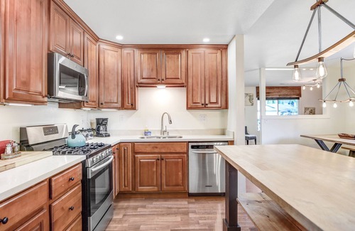 Roseland House | Guest Rated: 9.8 - Sonoma Valley Vacation Home with Spa