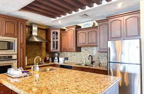 Bella Vista Condo | Sonoran Sky 203: Elegant Getaway with Ocean View & Pool