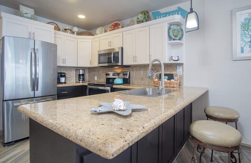 Sandy Beach Condo | Ocean Front Condo Retreat: Guest Rated 10/10 with Spa & Pool