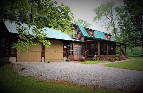 Cross Plains Cabin | Discover Sonshine Cabin: Your Private Park Getaway