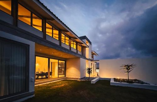 Struisbaai Villa | Sonvanger Villa Oceanfront Luxury