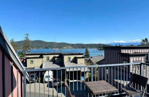 Sooke House | Cozy Sooke Harbour Townhouse with Oceanfront Views