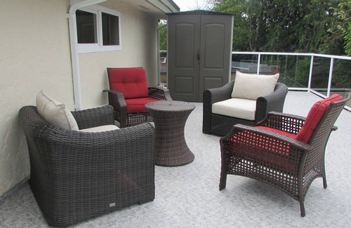 Sooke Apartment | Sooke's Downtown Retreat; comfort and convenience in the heart of town!
