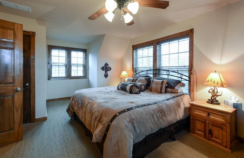 Reeds Spring House | Discover Sooner Settle Lodge: Oceanfront Pool Paradise