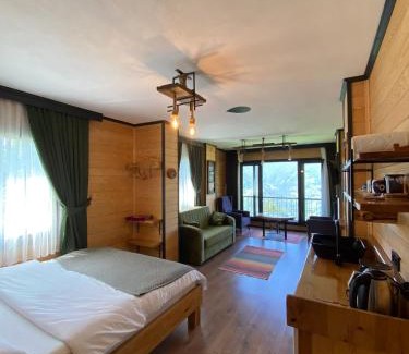 Ayder Apartment | Top-Rated SoOnSuitApart: Family-Friendly with Hot Tub