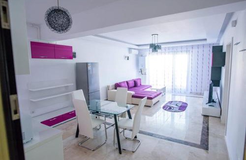 Constanta Hotel | Guest Favorite: Sophia 2 & Moonlight Apartments Await