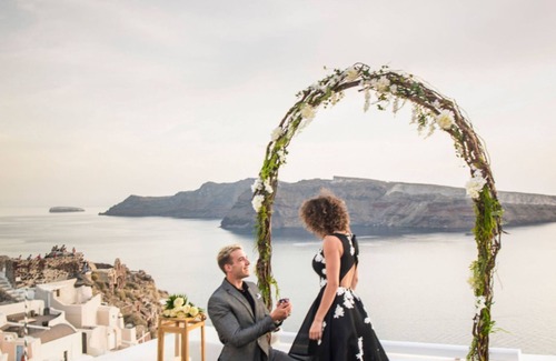 Oia Villa | Indulge in Comfort at Sophia Privilege: 10/10 Guest Rated