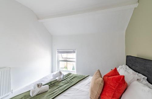 Newport Apartment | Relaxing Family Stay at Sophia's Retreat, Newport Coastal Gem