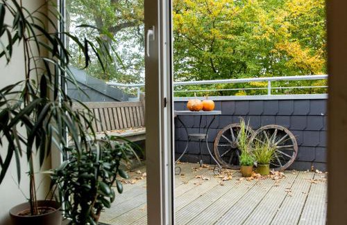 Wardenburg House | Welcoming Sophienhof Achternholt: Breakfast & Accessible Stay