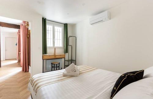 Strasbourg -Saint-Denis Apartment | Top-Rated SophieStay: Modern Apartment with King Bed