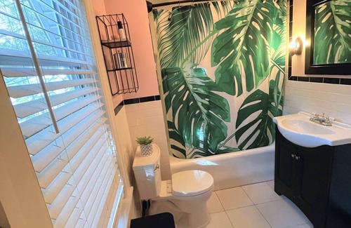 Salisbury Street House | Urban Oasis: 3 BR Home with Hot Tub in Worcester