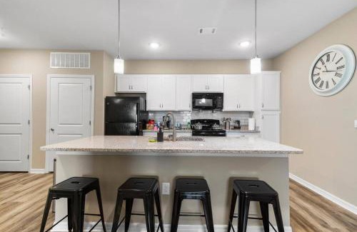 Melbourne Apartment | Elegant 3BD Retreat with Pool, Gym & Oceanfront Views