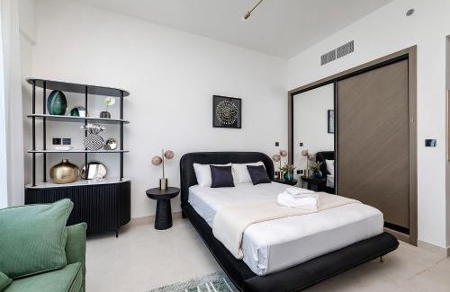 Business Bay Apartment | Sophisticated Binghatti Canal