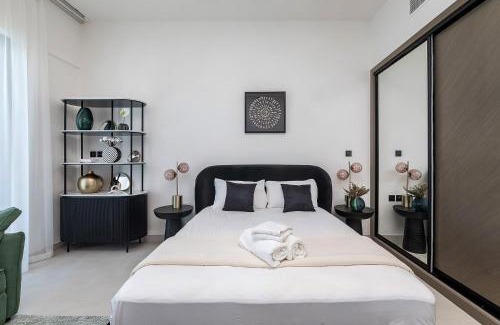 Business Bay Apartment | Sophisticated Binghatti Canal