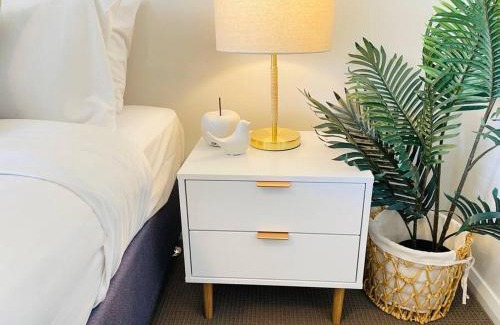 Wagga Wagga Apartment | Elegant City Retreat: Experience Top-Rated Comforts