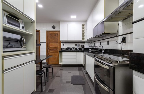 Zona Sul Apartment | Family-Friendly Retreat with Pool in Botafogo
