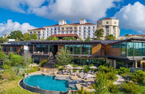 Wetmore Condo | Elegant Retreat in Texas Hill Country with Pool & Spa