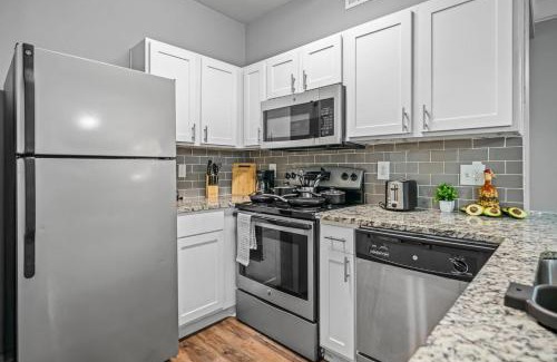 Fossil Creek Apartment | Sophisticated Stay 2BR 2BA Pool