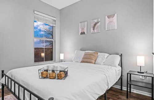 Fossil Creek Apartment | Sophisticated Stay 2BR 2BA Pool