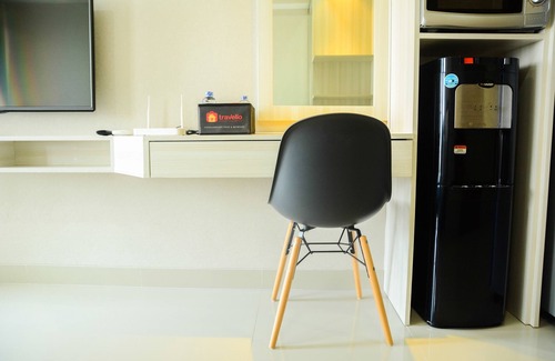 Cikarang Apartment | Stylish Studio with Pool at The Oasis Apartment