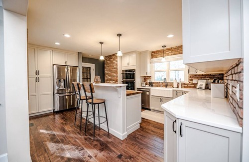 Southern Pines House | SoPi Home: Relax by the Pool with Scenic Lake Views