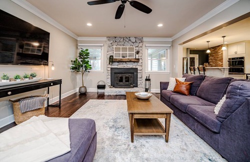 Southern Pines House | SoPi Home: Relax by the Pool with Scenic Lake Views