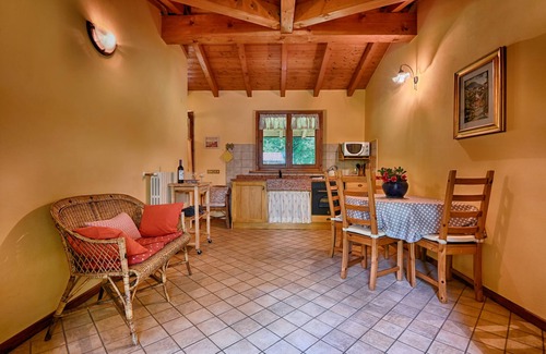 Villanuova sul Clisi Apartment | Guest Rated 9.4: Soprazocco Di Gavardo with Pool & Kitchen