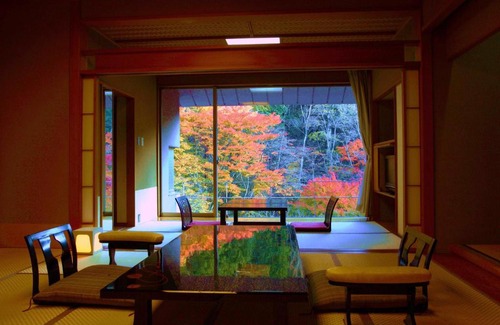 Shuzenji Hotel | Elegant Sora Togetsusoukinryu with Hot Tub & Family-Friendly Amenities