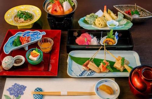 Taihaku Ward Hotel | Relaxing Retreat at Satoya Ryokan with Inviting Hot Tub