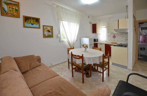 Sorici Apartment | Cozy Sorici Studio 1 with Kitchen & Private Parking