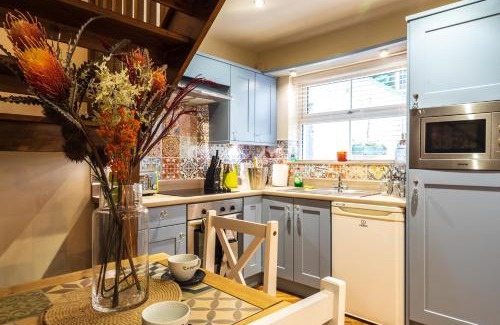 Londonderry House | Delightful Sorley Boys Snug: Child-Friendly Retreat with 9.5/10