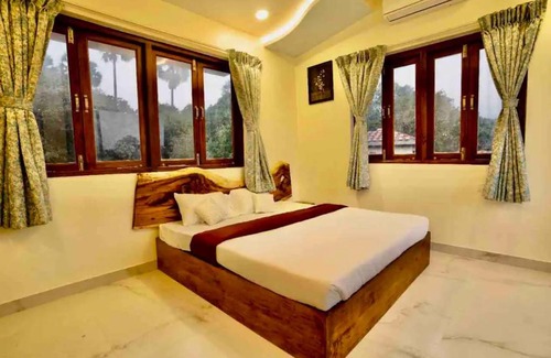 Tarapur House | Discover the Comforts at Corner of India Hotel