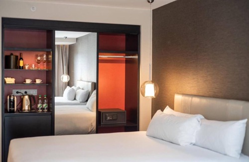 Pocitos Hotel | Discover SORO Montevideo: 4-Star Retreat with Spa & Hot Tub