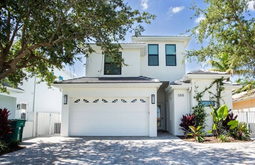 Naples Park Condo | Relaxing Retreat: Sorrento Cabana near Vanderbilt Beach
