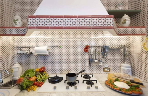 Sorrento City Centre Villa | Idyllic Sorrento Villa Rental with Family-Friendly Amenities