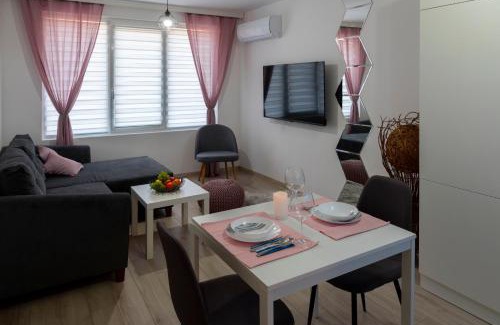 G.K. Bratya Miladinovi Apartment | Guest Rated 9.8: Family-Friendly SOS CoMFORT Awaits You